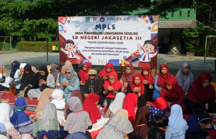 Penutupan MPLS dan Santunan Anak Yatim Piatu di SDN Jakasetia III